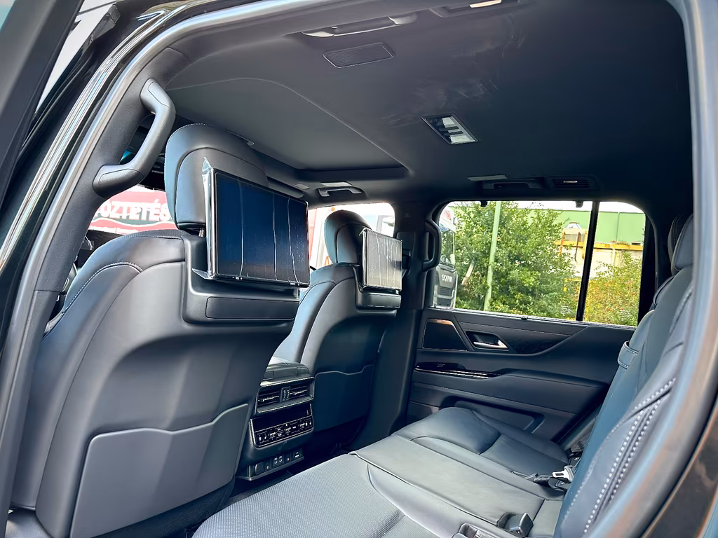 Lexus LX 600