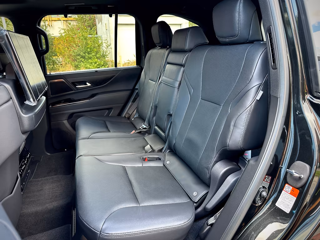Lexus LX 600