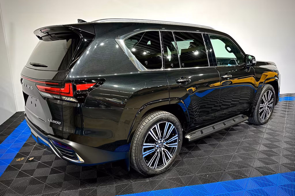 Lexus LX 600
