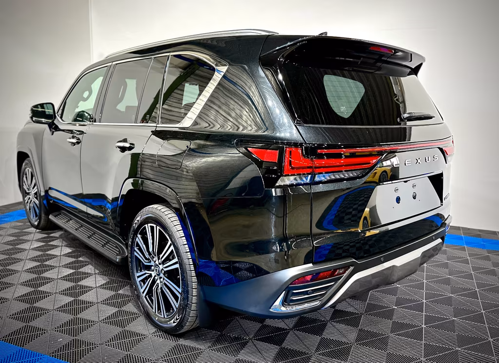 Lexus LX 600