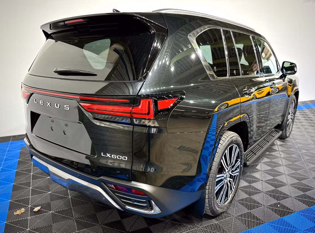 Lexus LX 600
