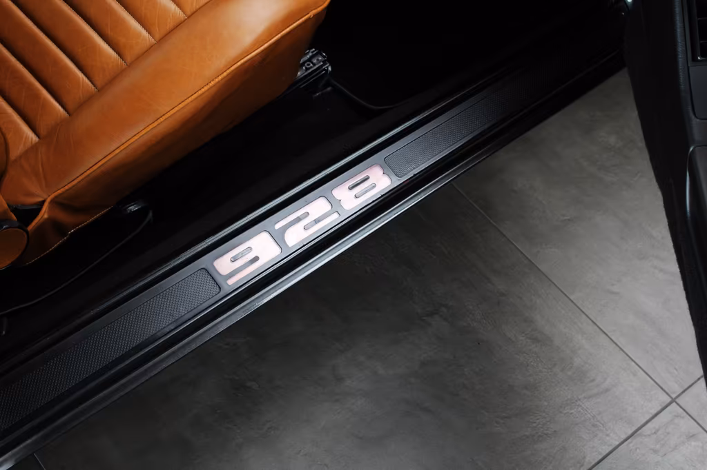 Porsche 928