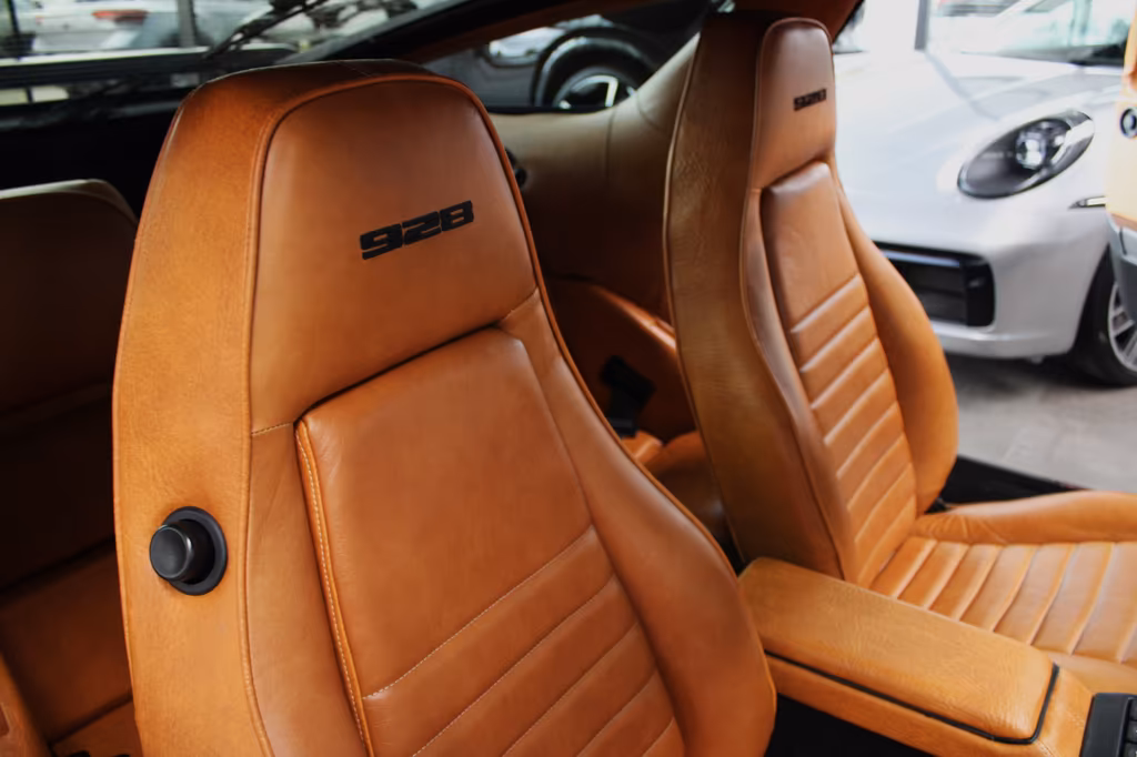 Porsche 928