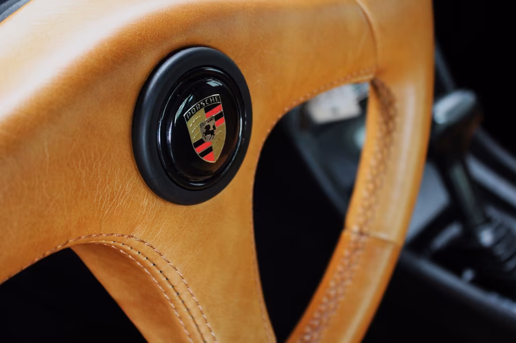 Porsche 928