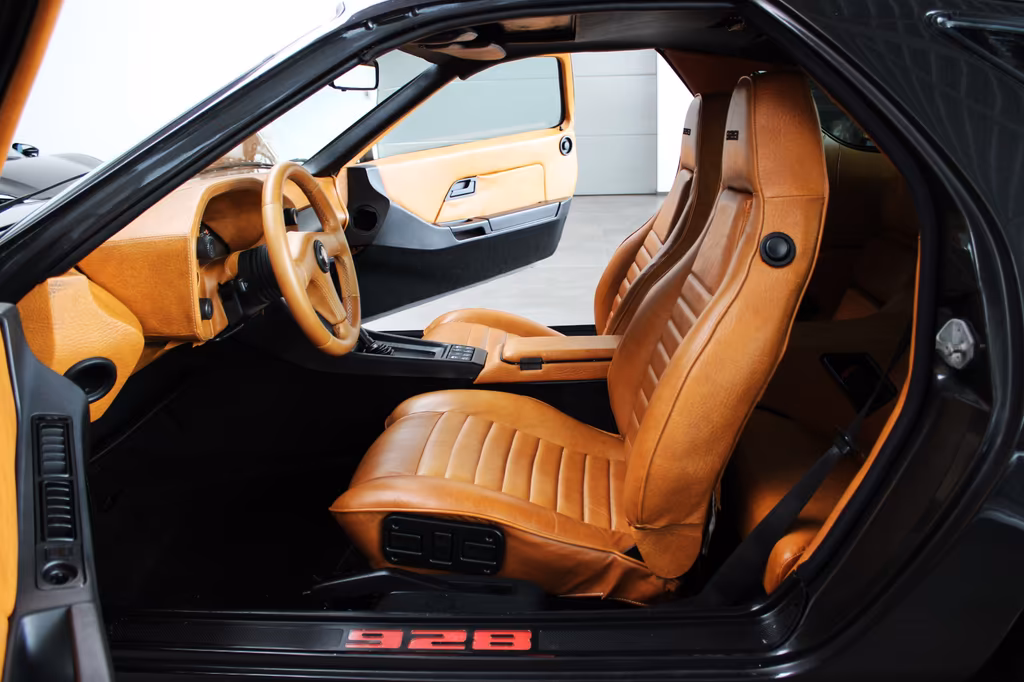 Porsche 928