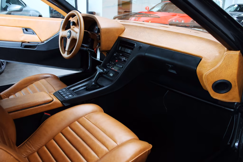 Porsche 928