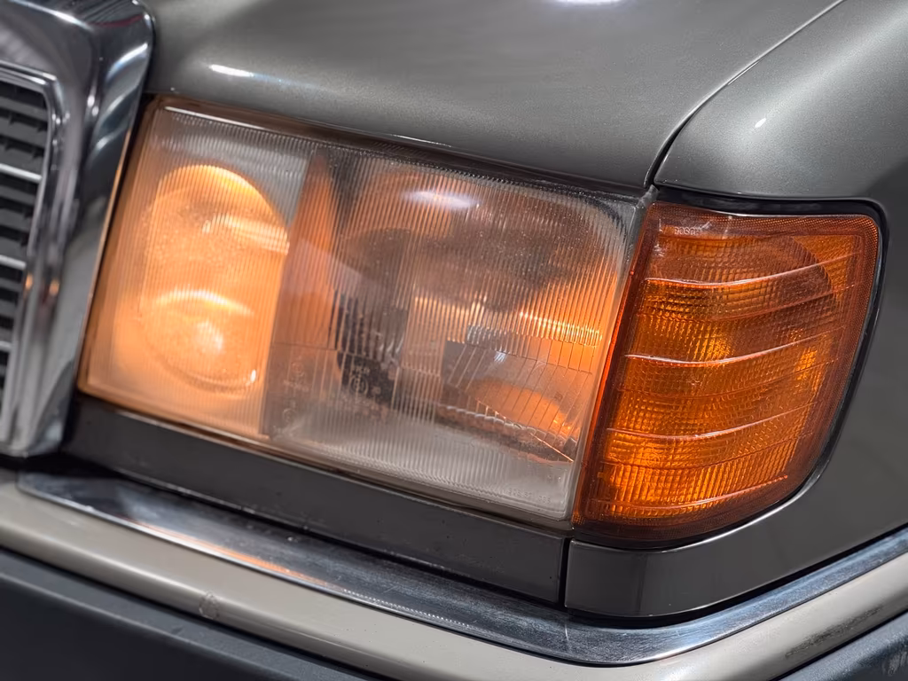 Mercedes-Benz 220