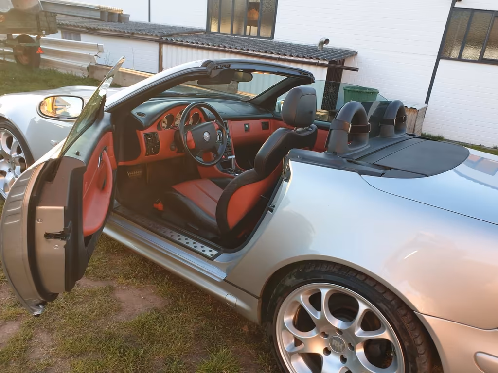 Mercedes-Benz SLK 230