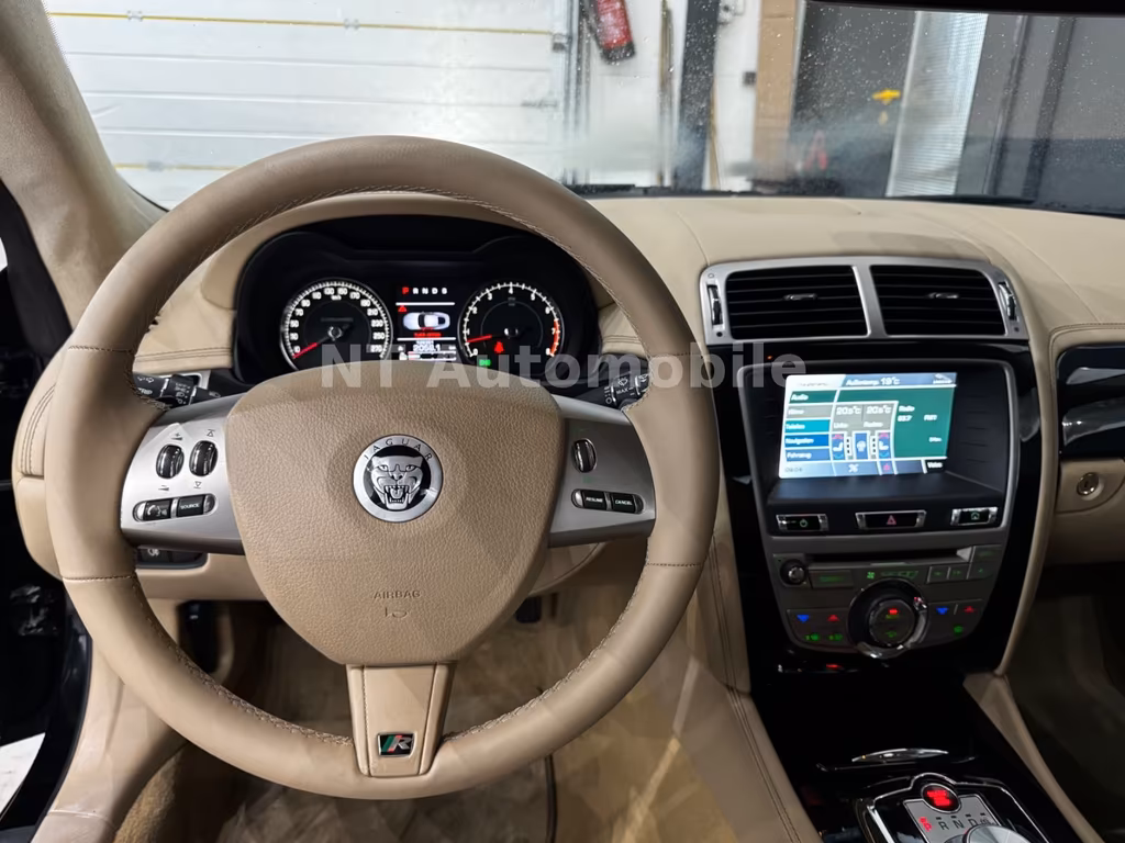 Jaguar XKR