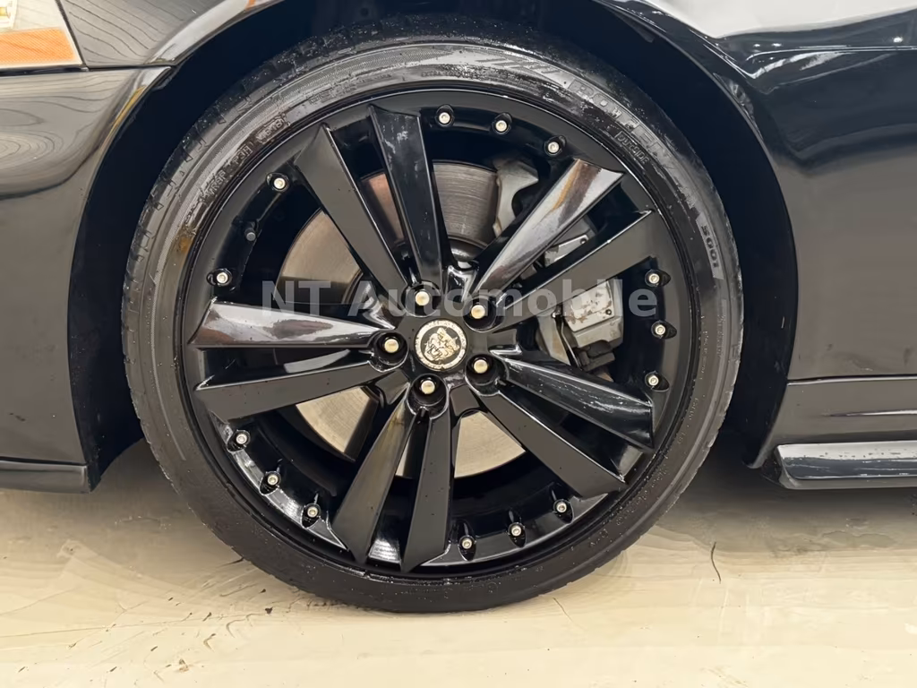 Jaguar XKR