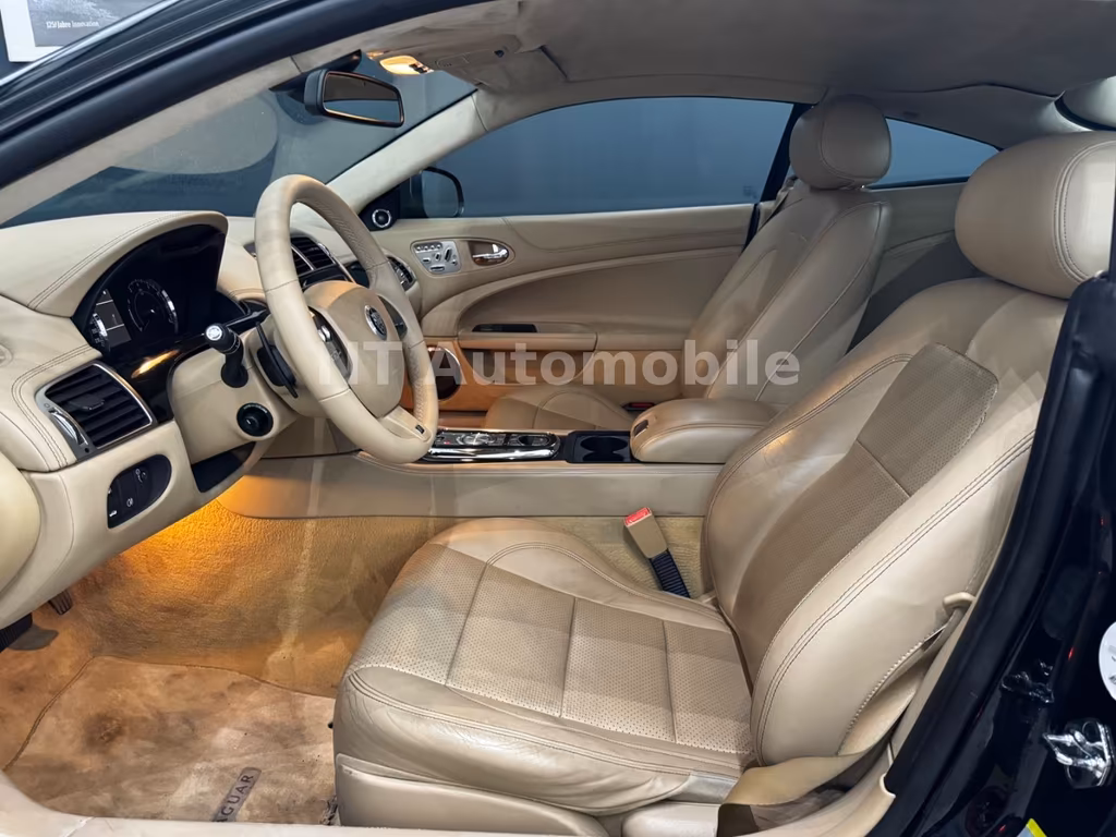 Jaguar XKR
