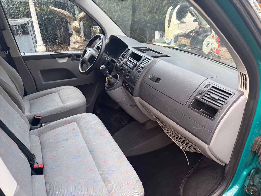 Volkswagen T5 Kombi