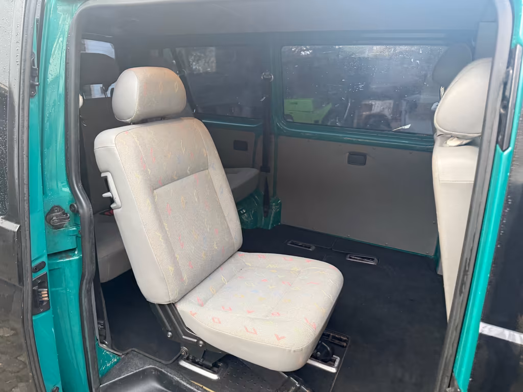 Volkswagen T5 Kombi