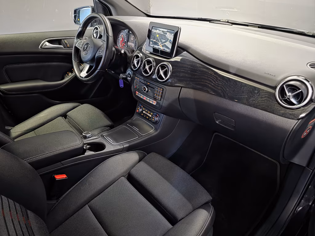 Mercedes-Benz B 220