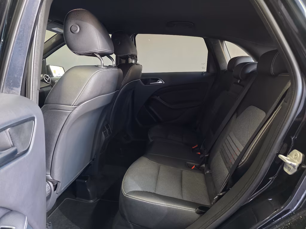 Mercedes-Benz B 220
