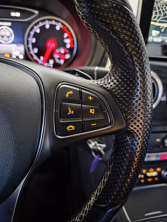 Mercedes-Benz B 220