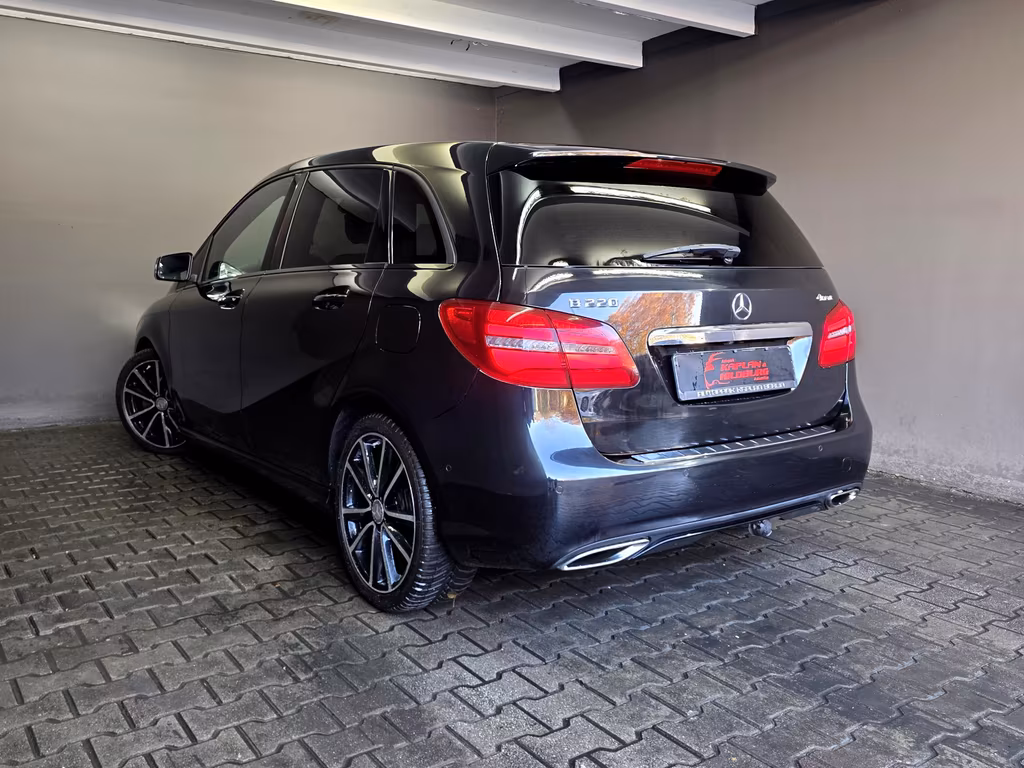 Mercedes-Benz B 220