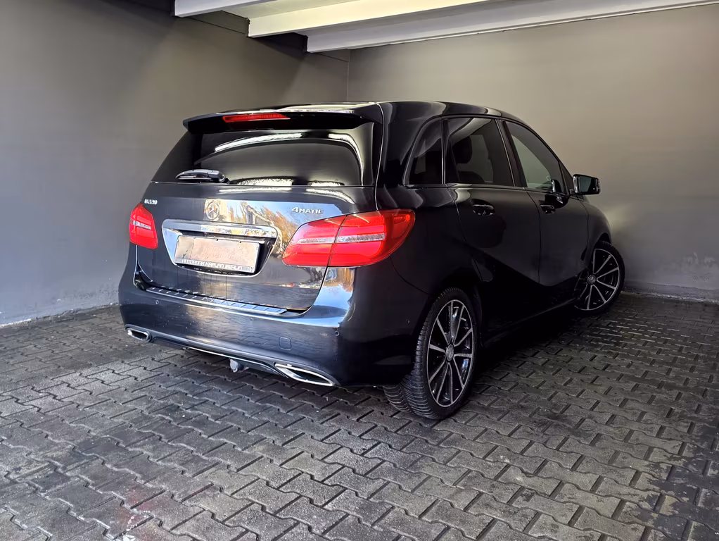 Mercedes-Benz B 220