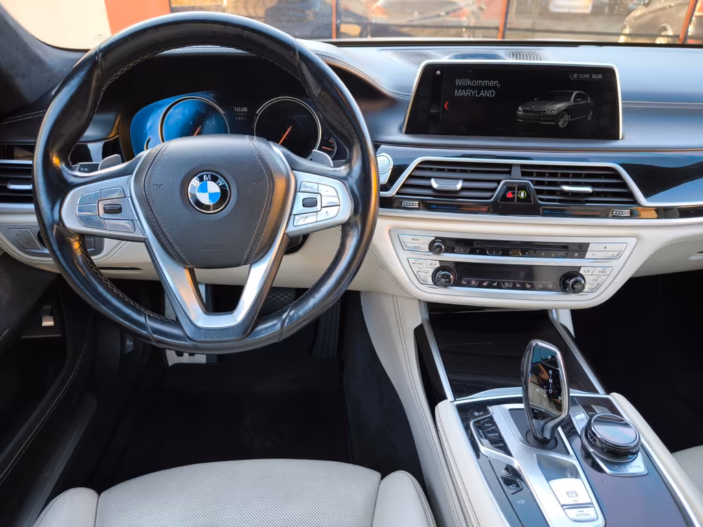 BMW 750