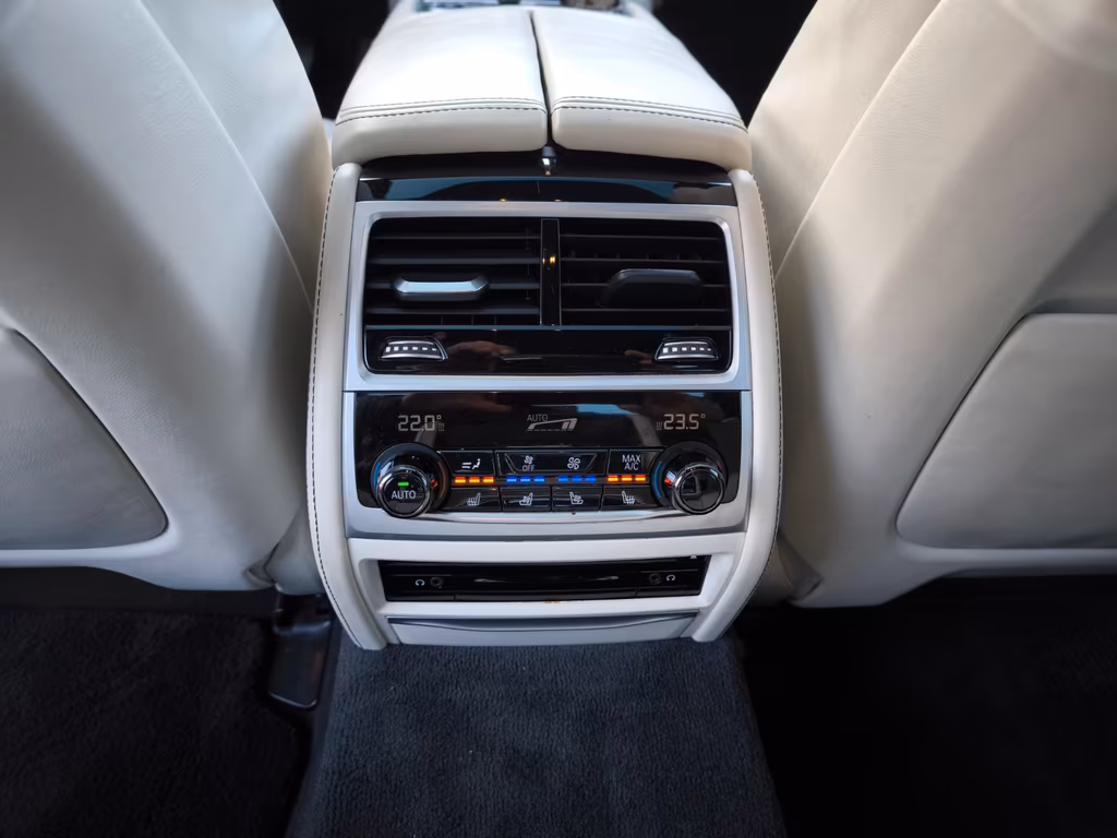 BMW 750