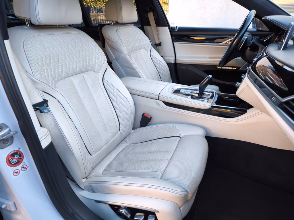 BMW 750