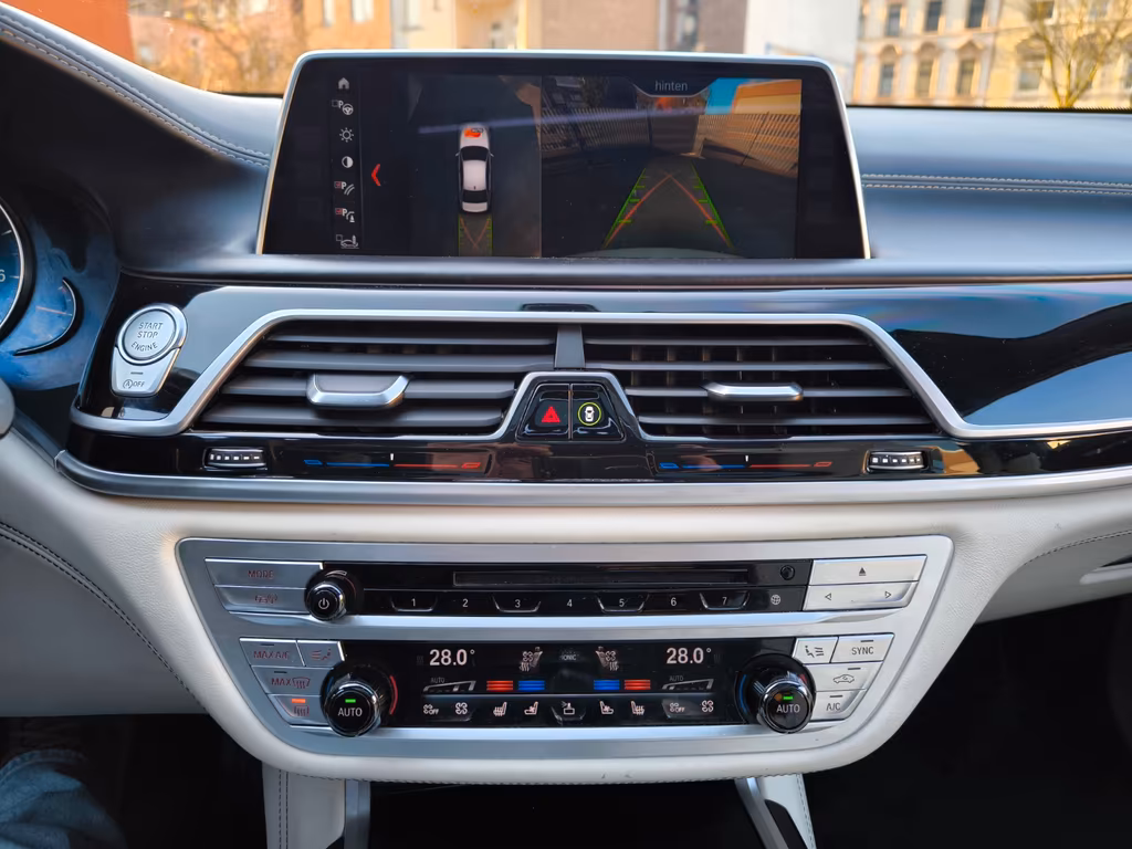 BMW 750