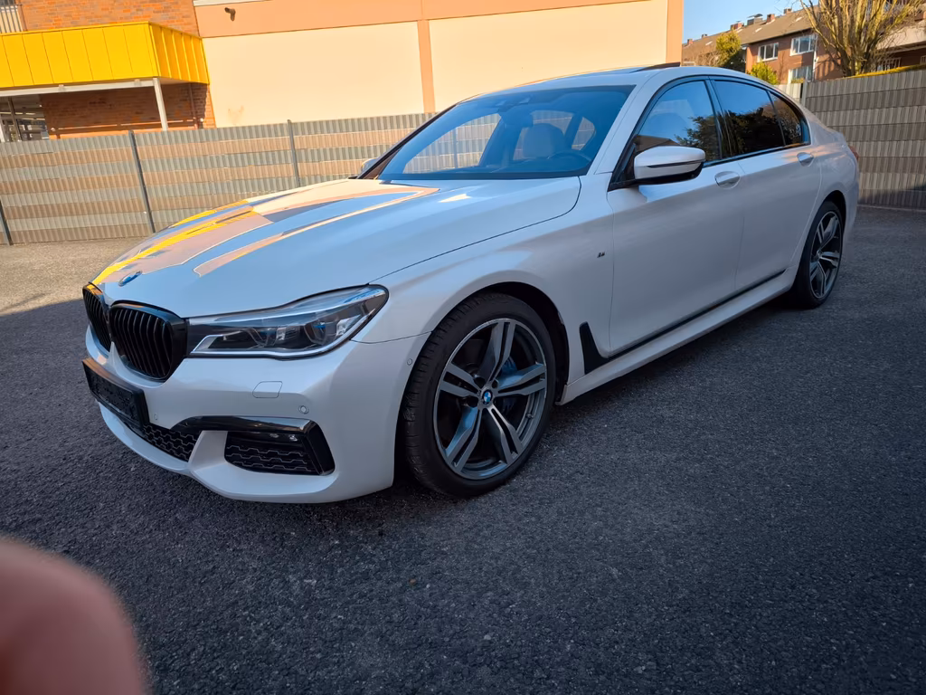 BMW 750