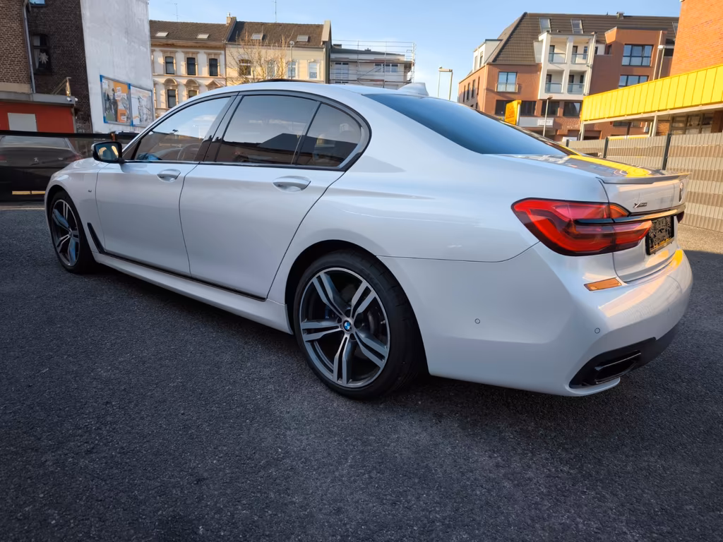 BMW 750