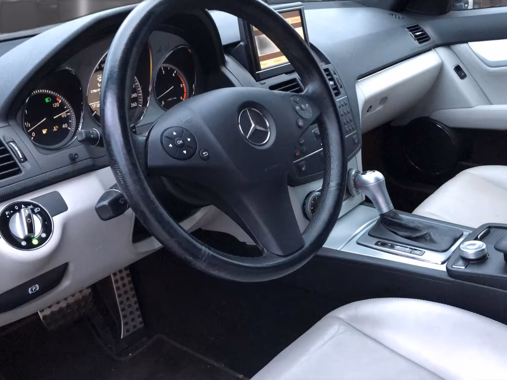 Mercedes-Benz C 320