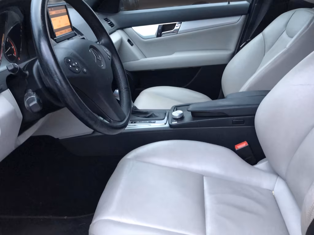 Mercedes-Benz C 320