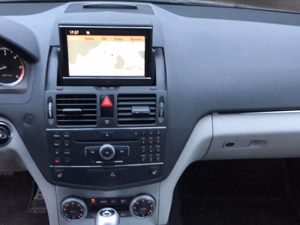 Mercedes-Benz C 320