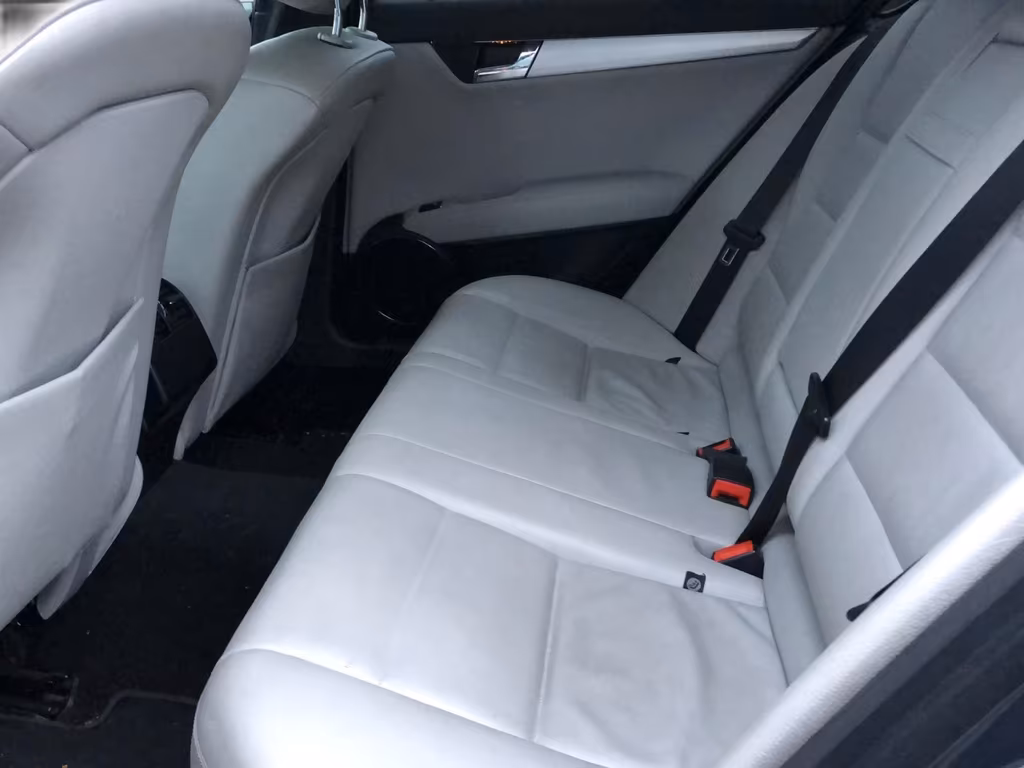 Mercedes-Benz C 320