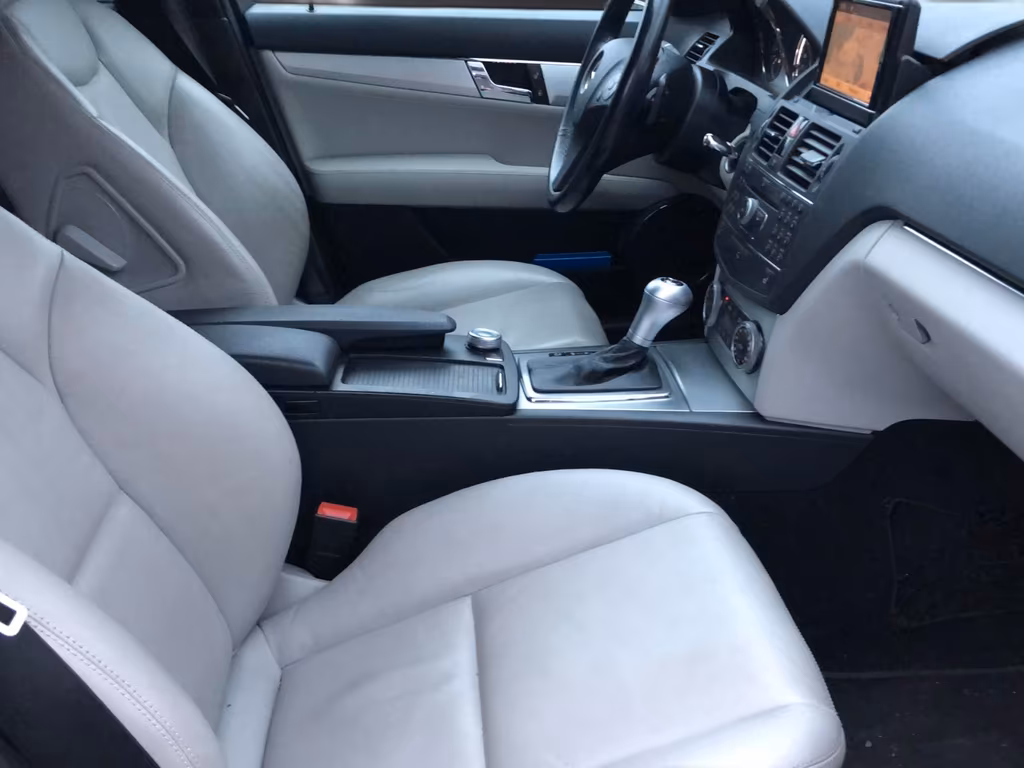 Mercedes-Benz C 320