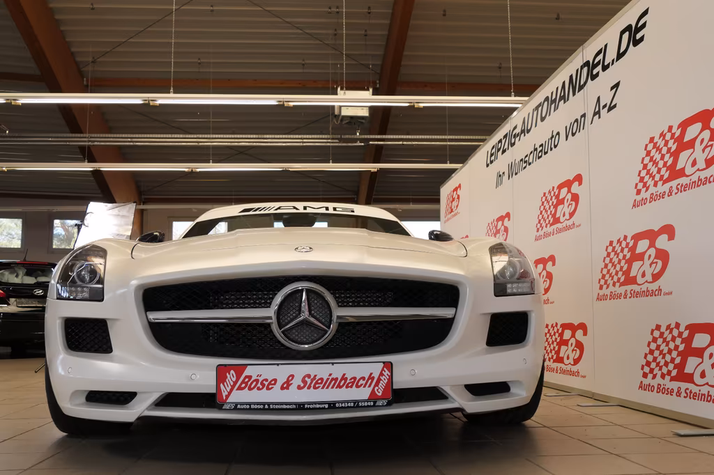 Mercedes-Benz SLS AMG