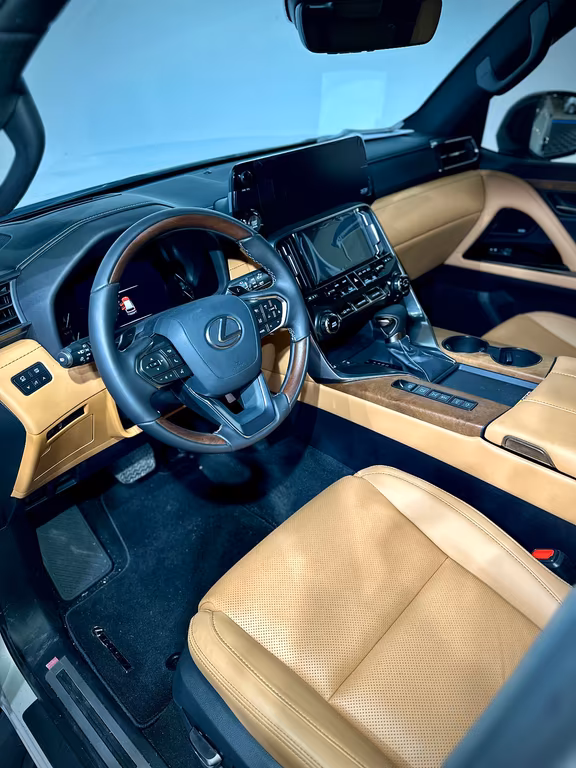 Lexus LX 600
