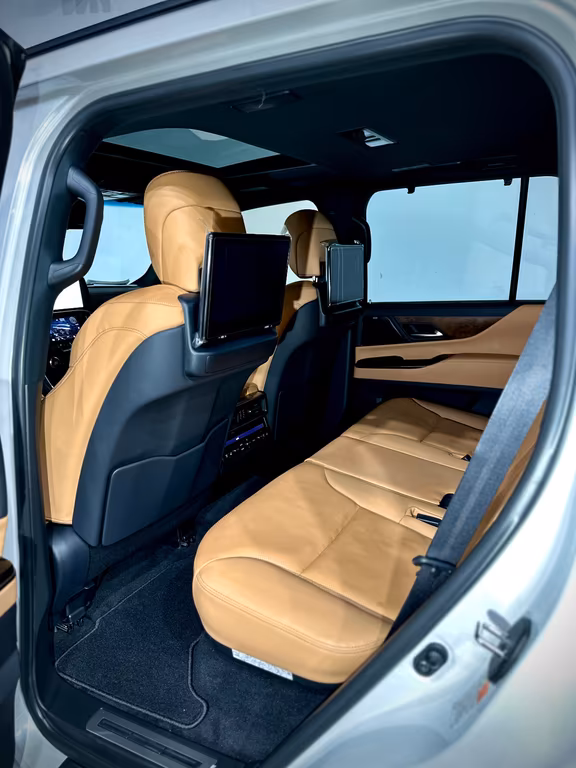 Lexus LX 600