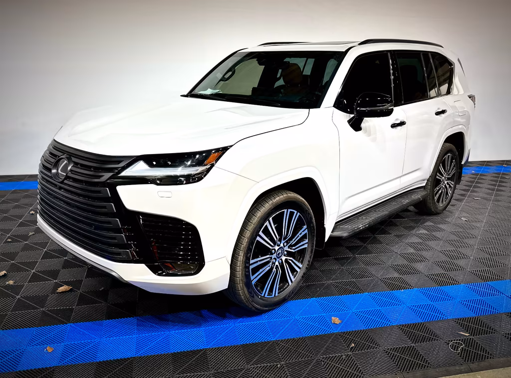 Lexus LX 600