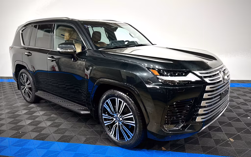 Lexus LX 700