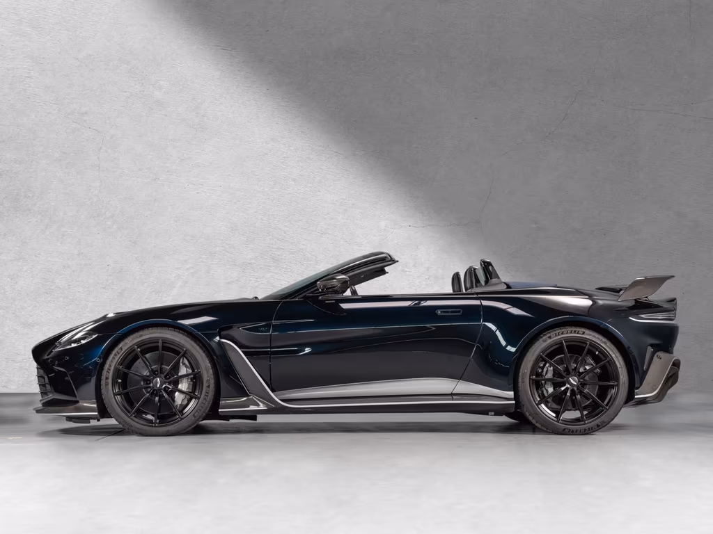 Aston Martin V12 Vantage