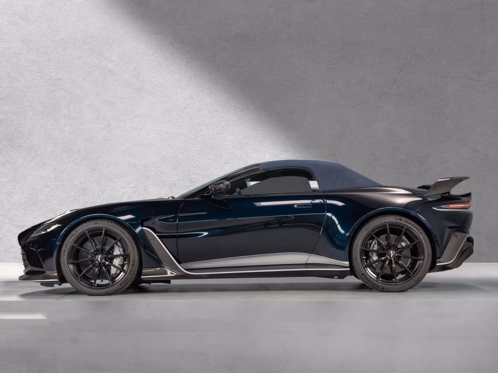 Aston Martin V12 Vantage