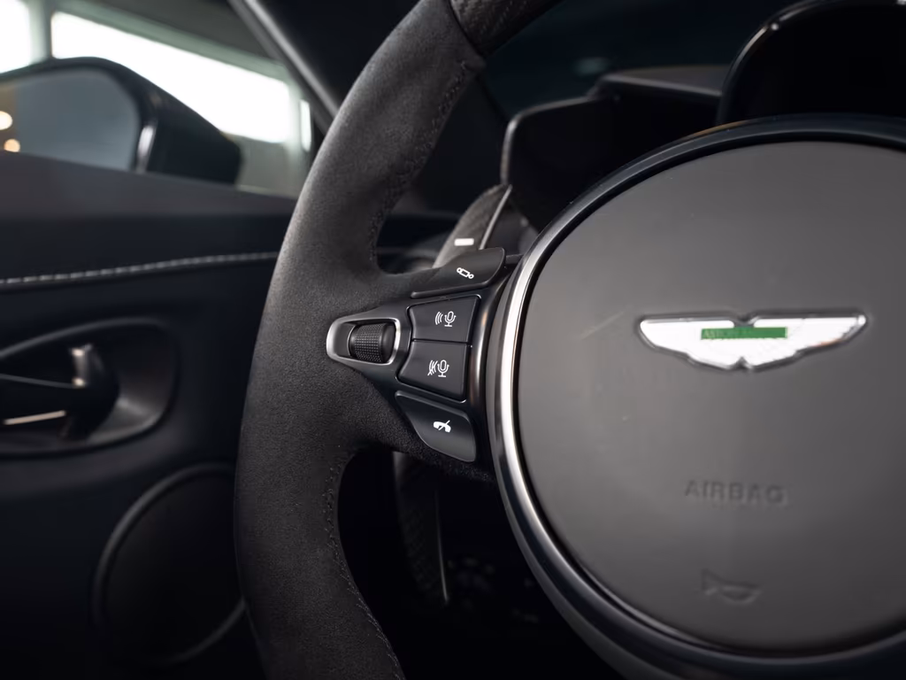 Aston Martin V12 Vantage