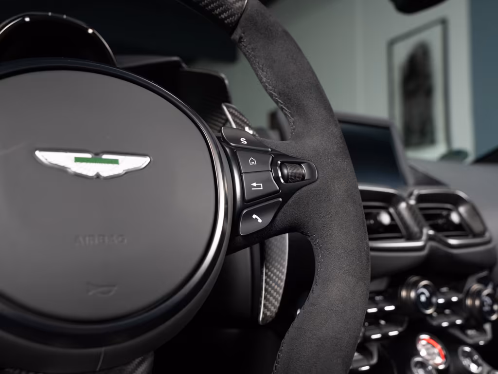 Aston Martin V12 Vantage