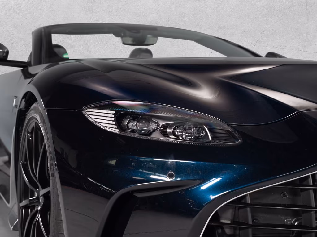 Aston Martin V12 Vantage