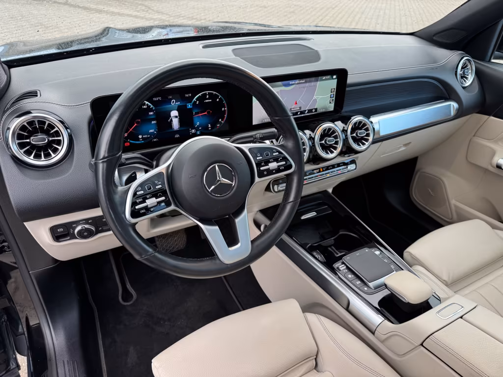 Mercedes-Benz GLB 180