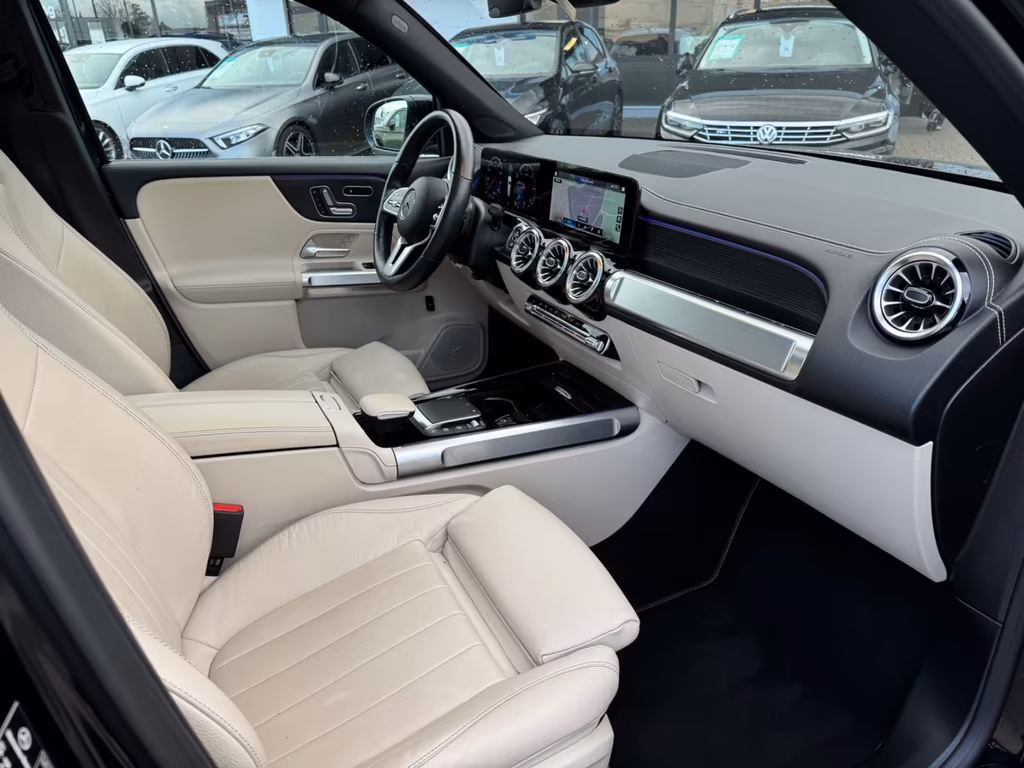 Mercedes-Benz GLB 180