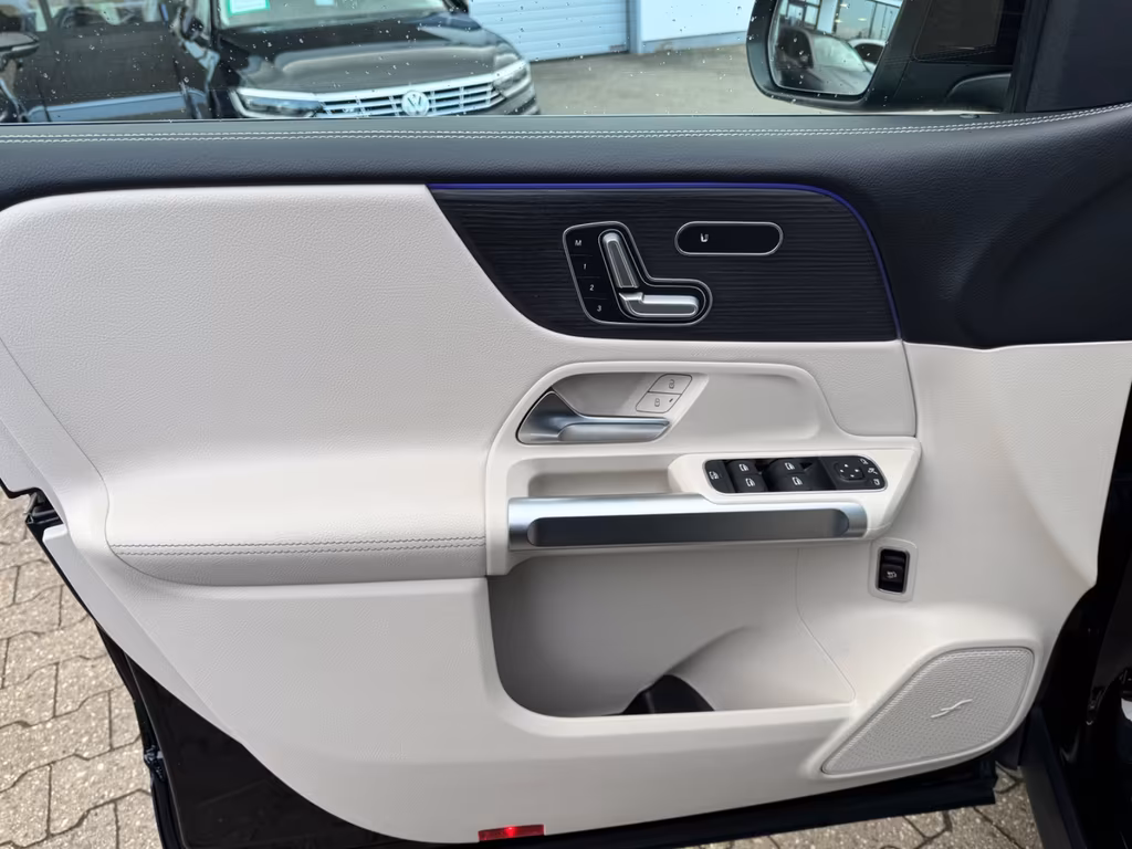 Mercedes-Benz GLB 180