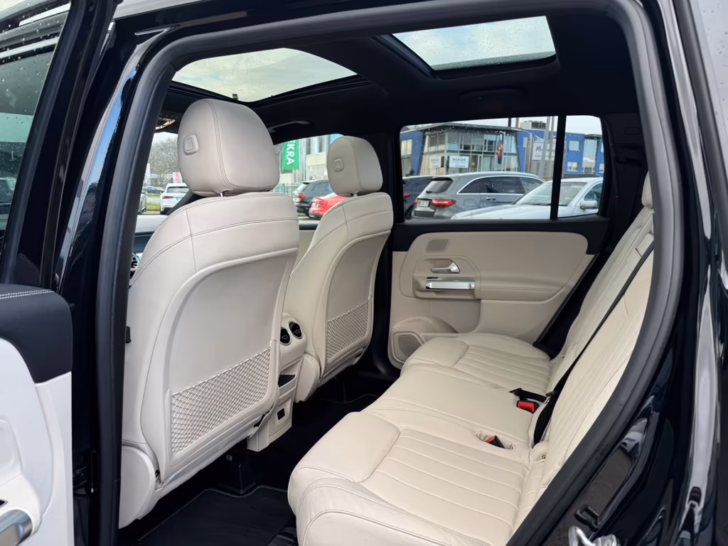 Mercedes-Benz GLB 180