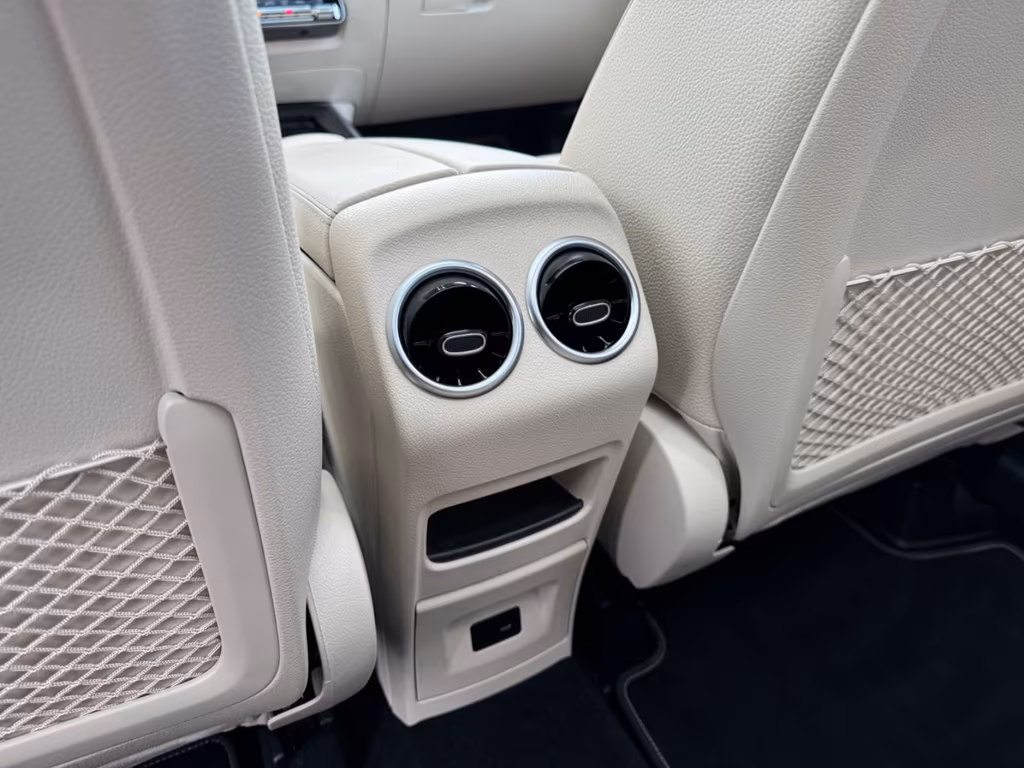 Mercedes-Benz GLB 180