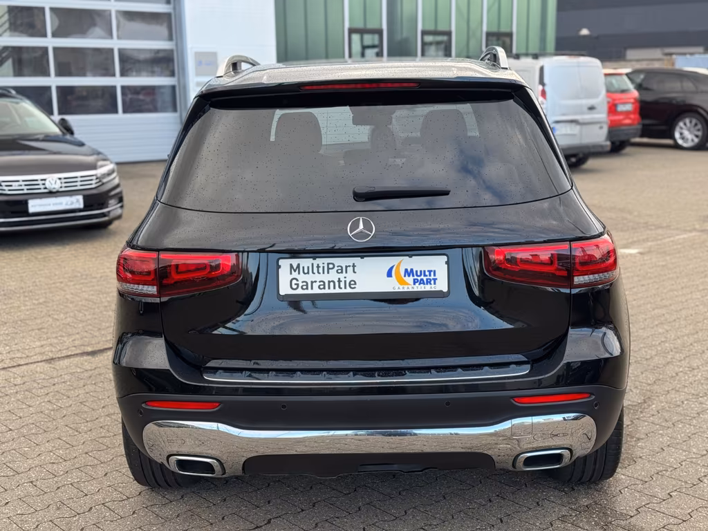 Mercedes-Benz GLB 180