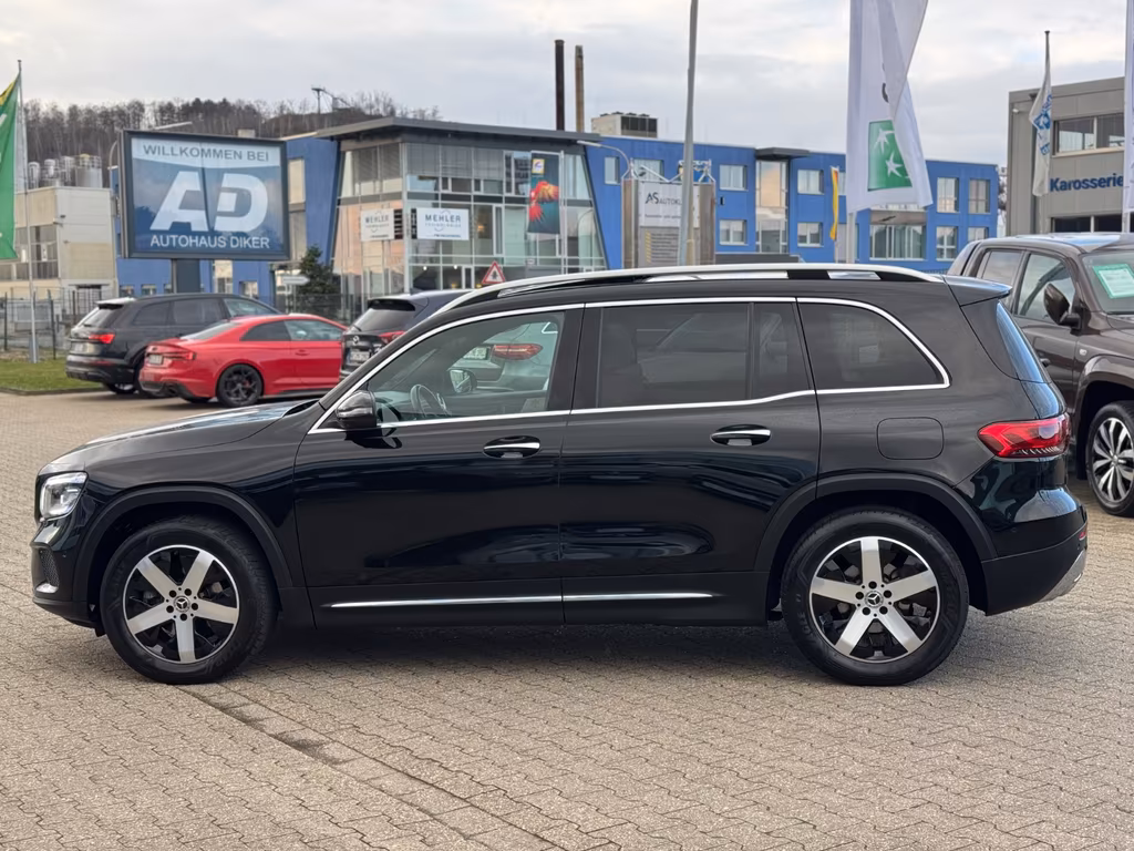 Mercedes-Benz GLB 180